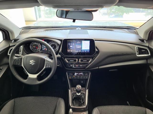 Foto Suzuki S-Cross 8