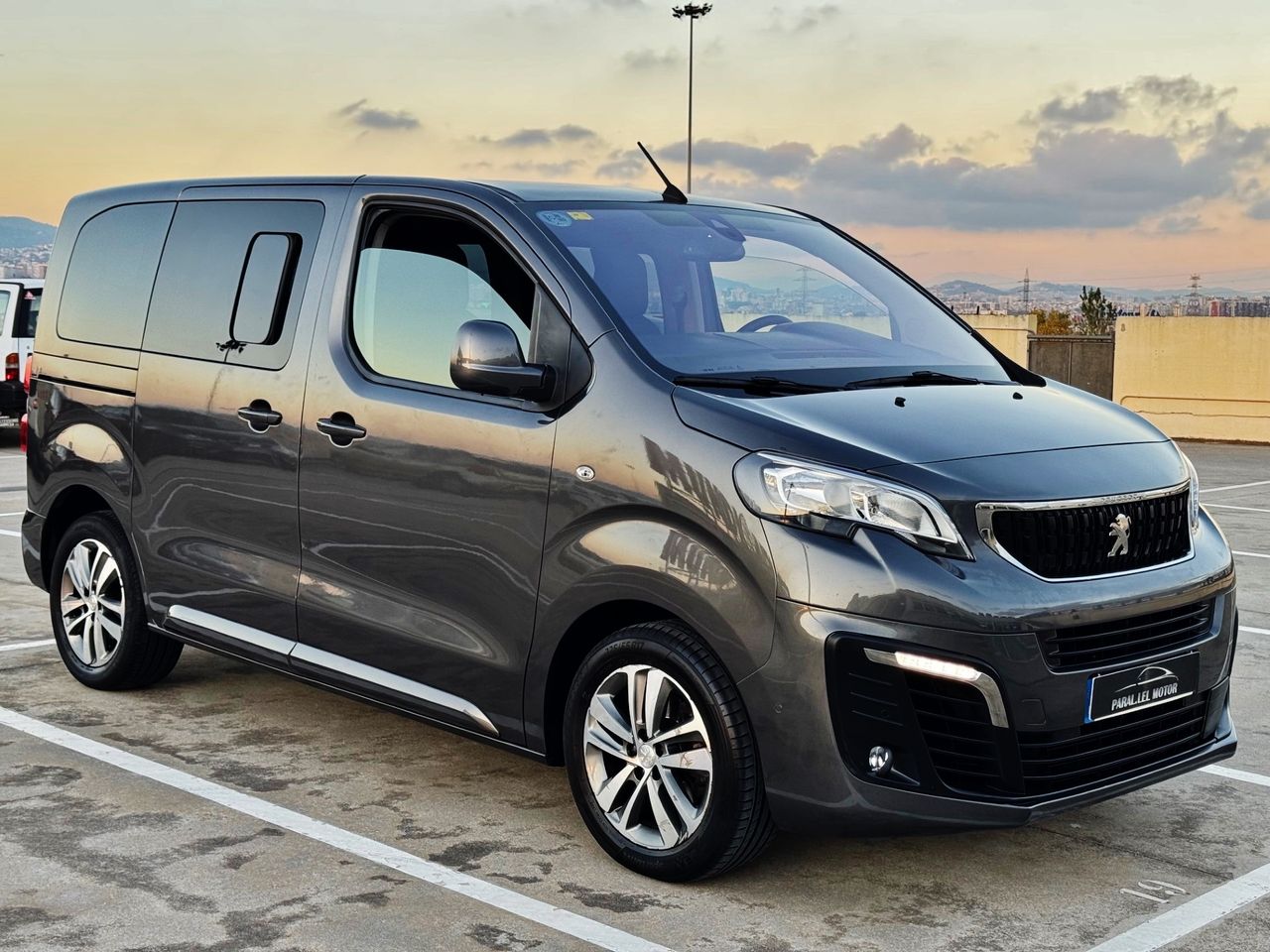 Foto Peugeot Traveller 1