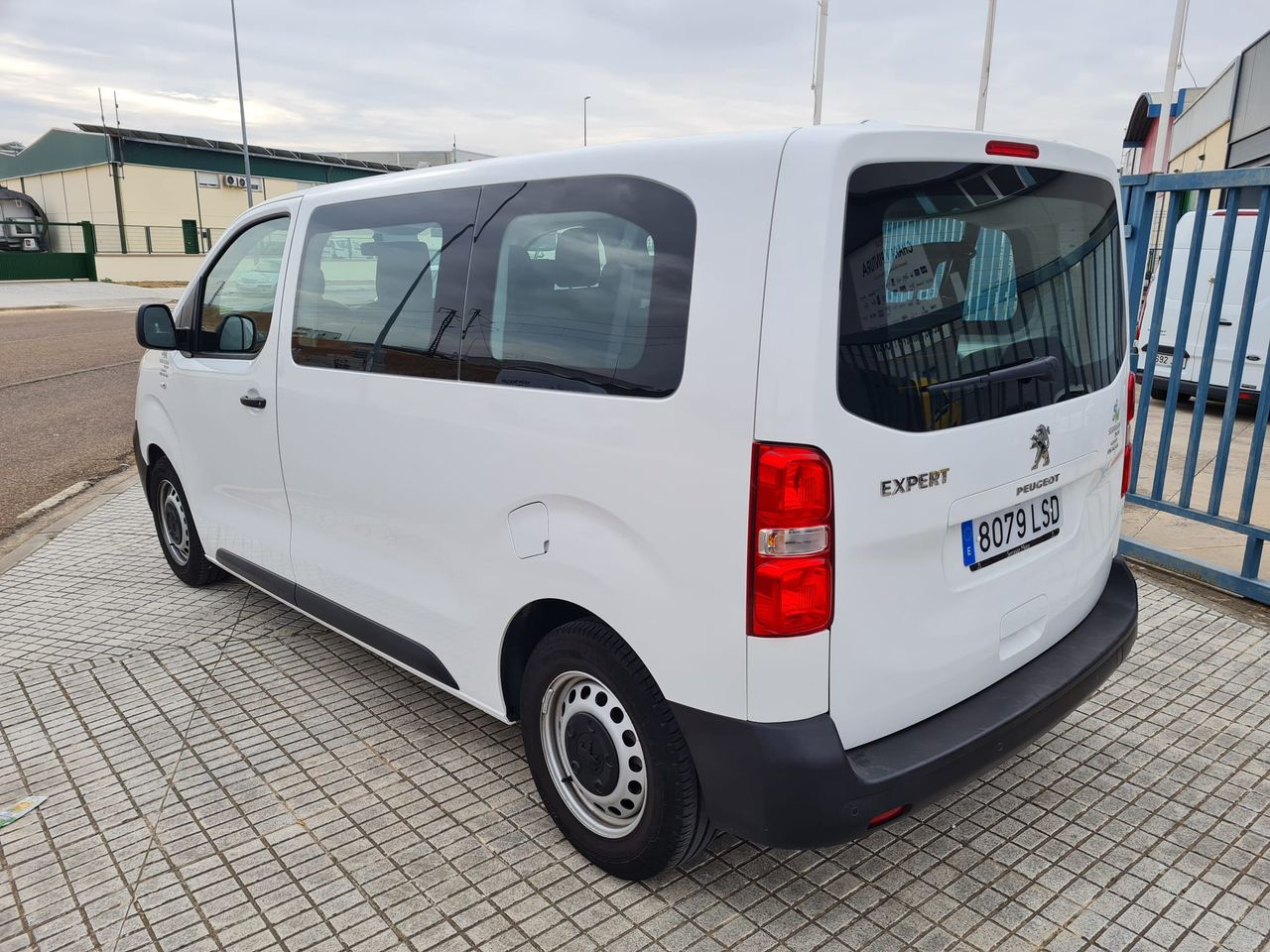 Foto Peugeot Traveller 3