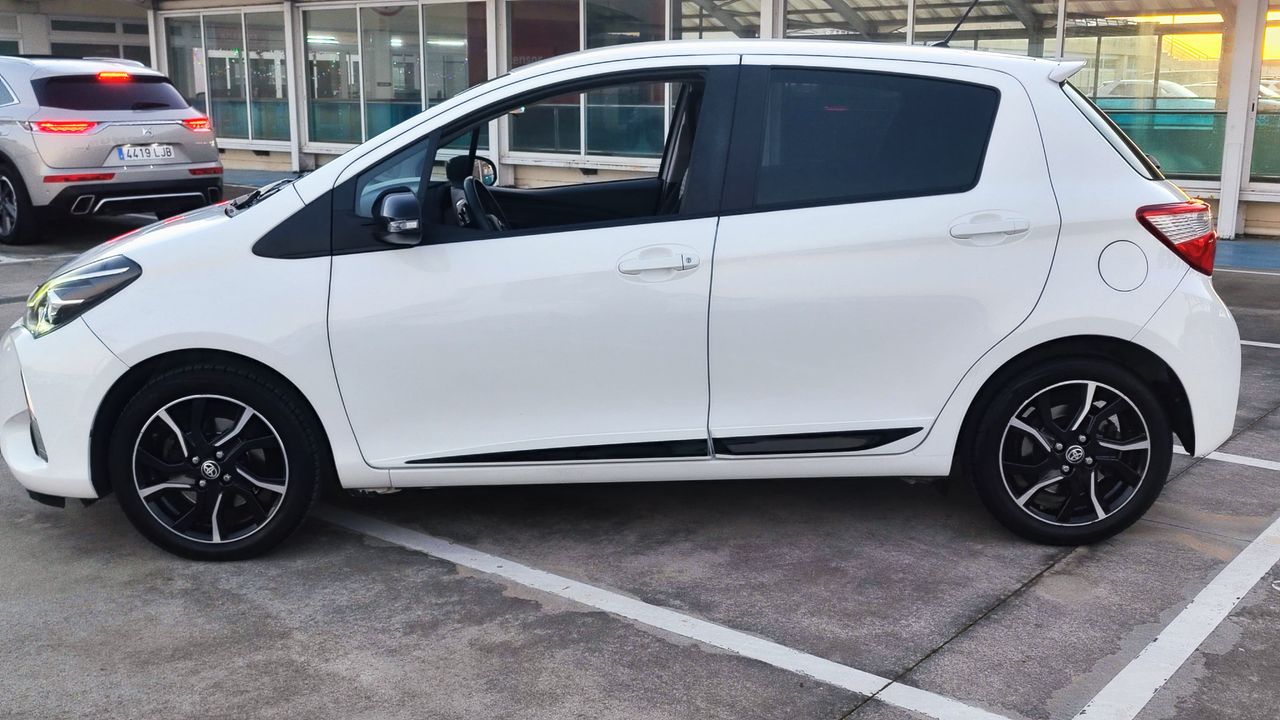 Foto Toyota Yaris 12