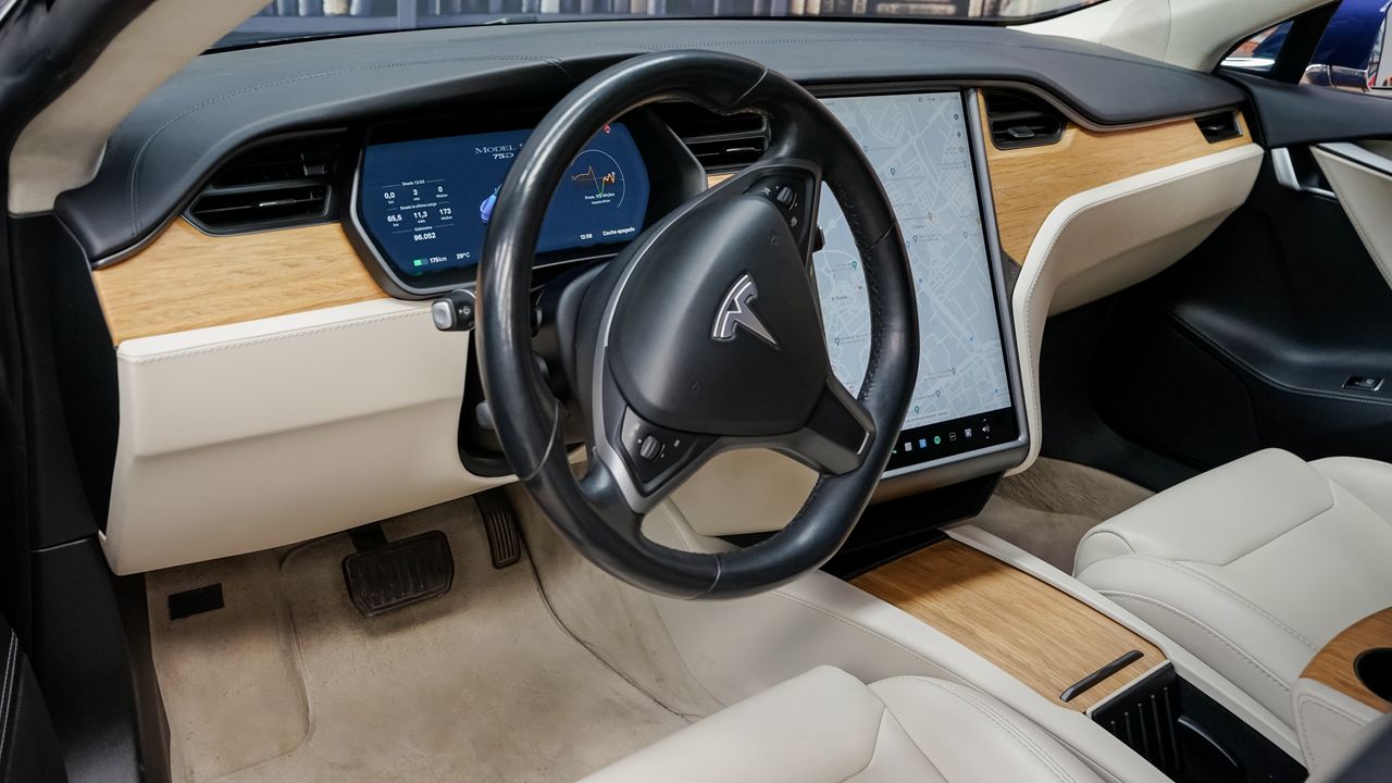 Foto Tesla Model  S 32