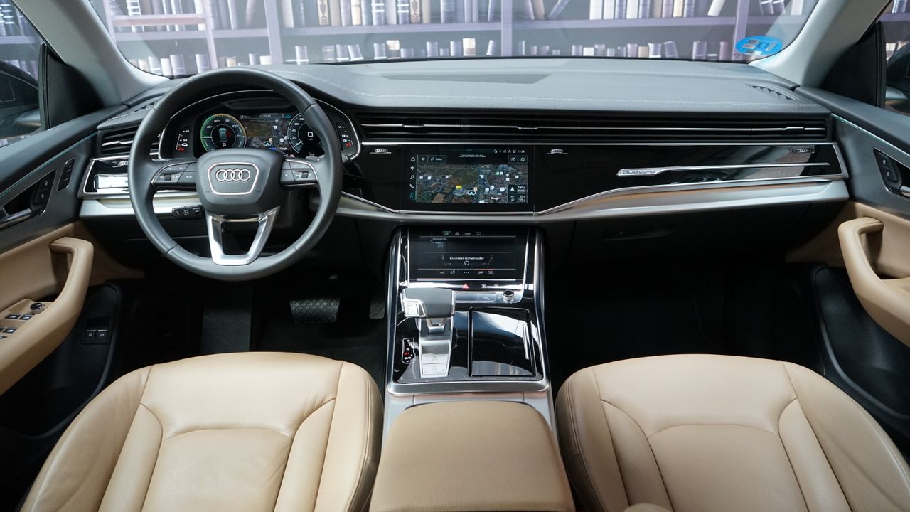 Foto Audi Q8 16