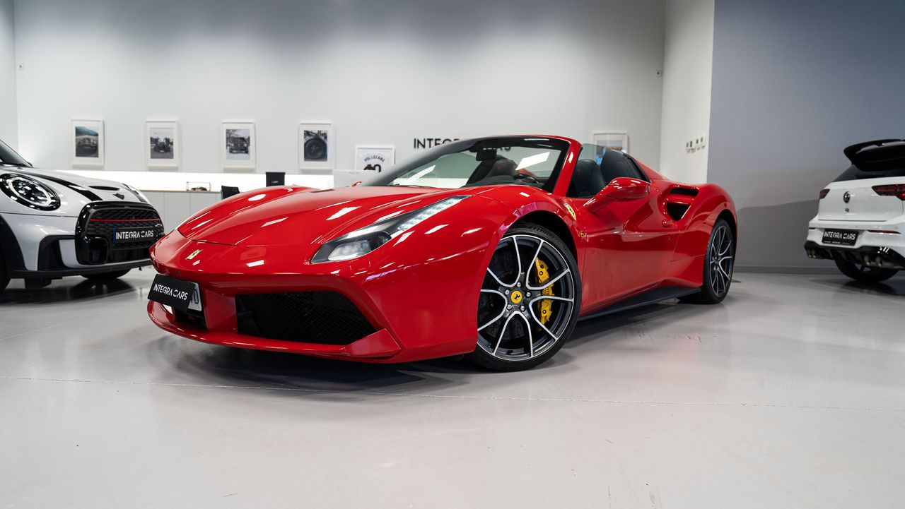 Foto Ferrari 488 2