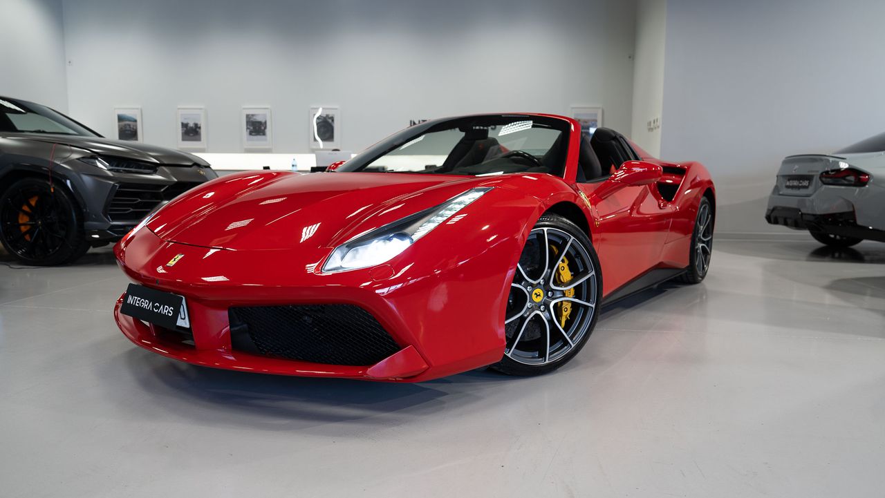 Foto Ferrari 488 3