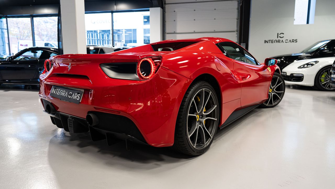 Foto Ferrari 488 7