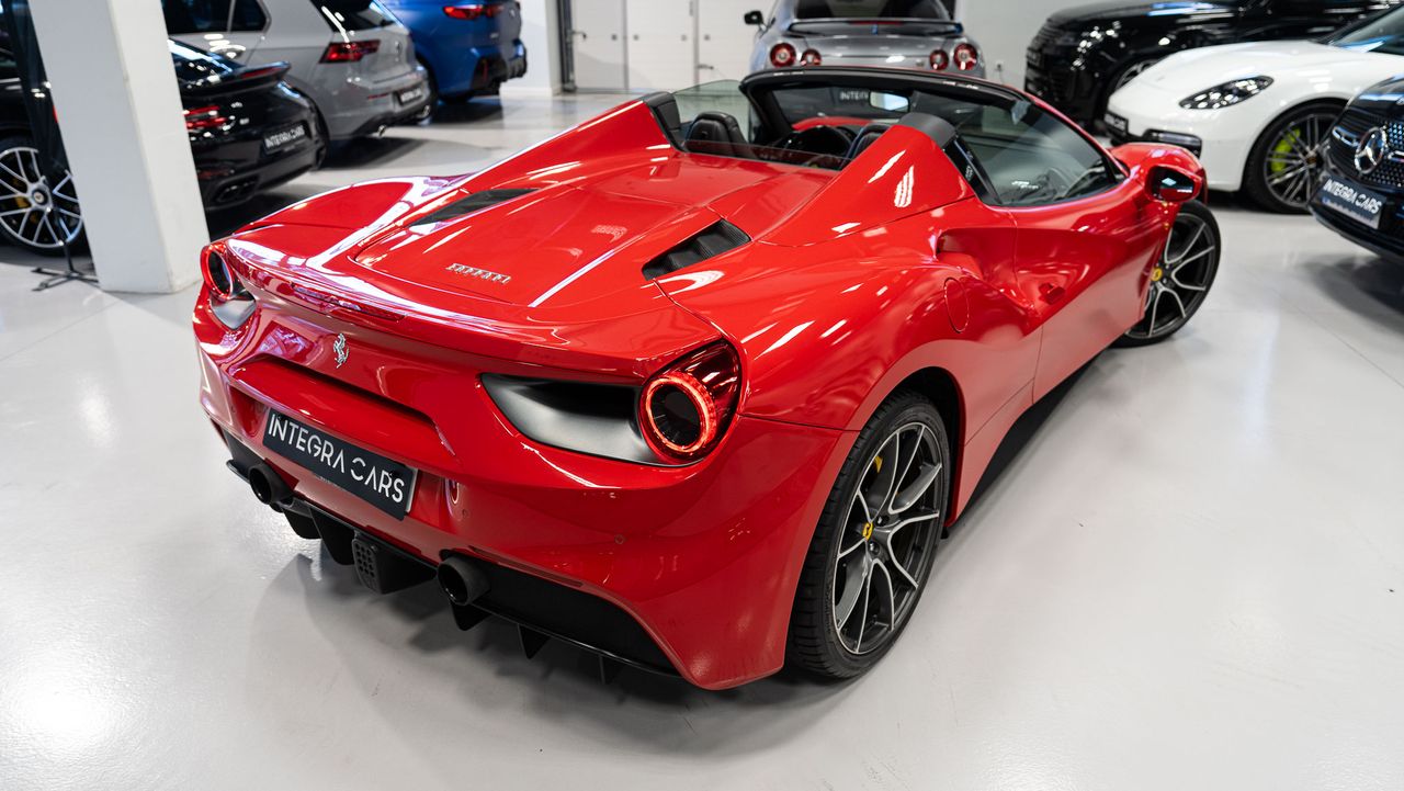 Foto Ferrari 488 9