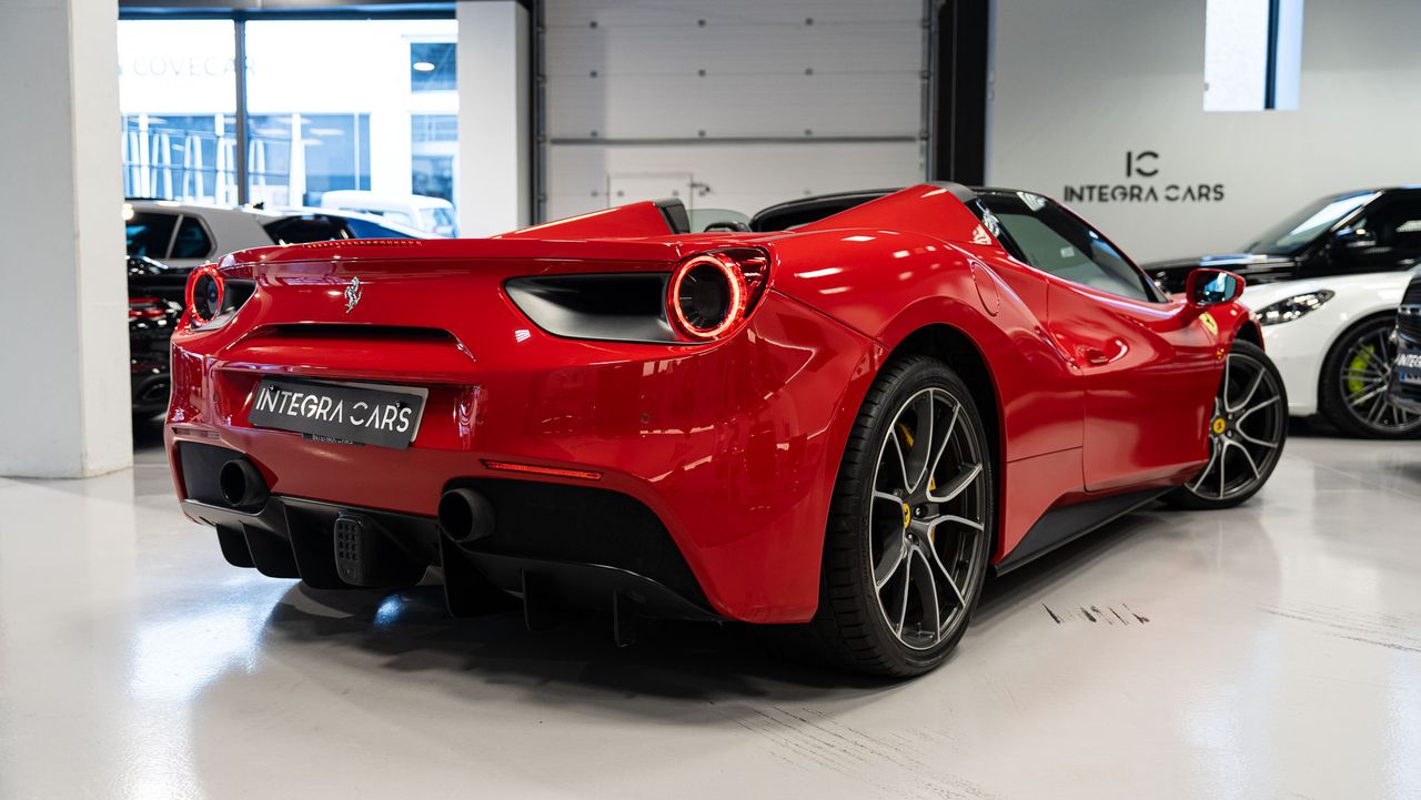 Foto Ferrari 488 10