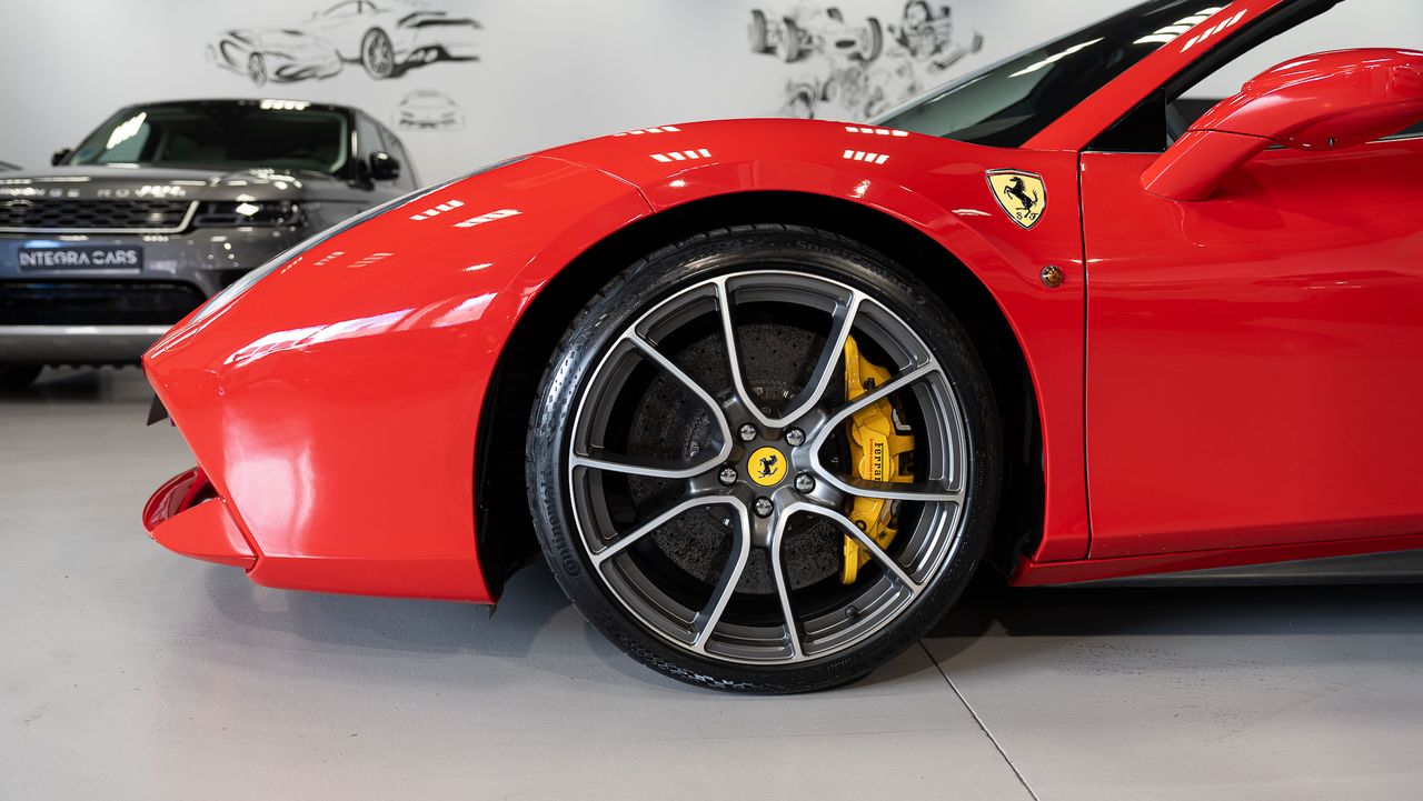 Foto Ferrari 488 32