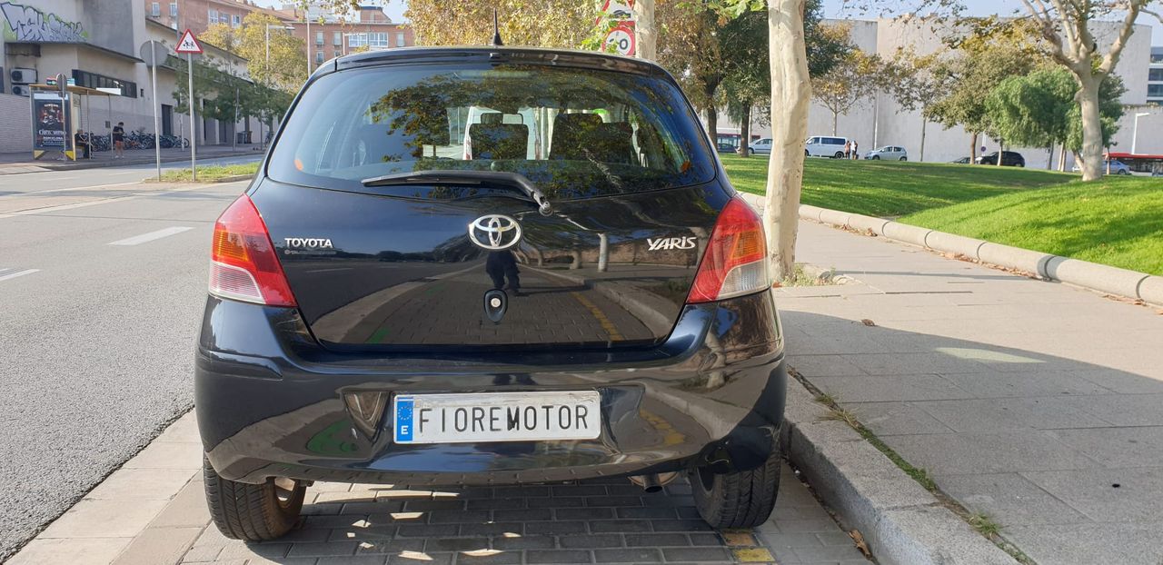 Foto Toyota Yaris 6