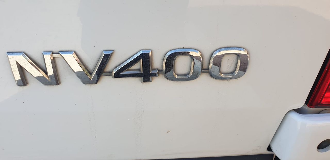 Foto Nissan NV400 13