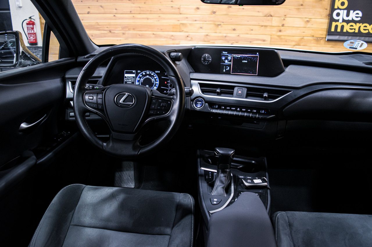 Foto Lexus UX 14