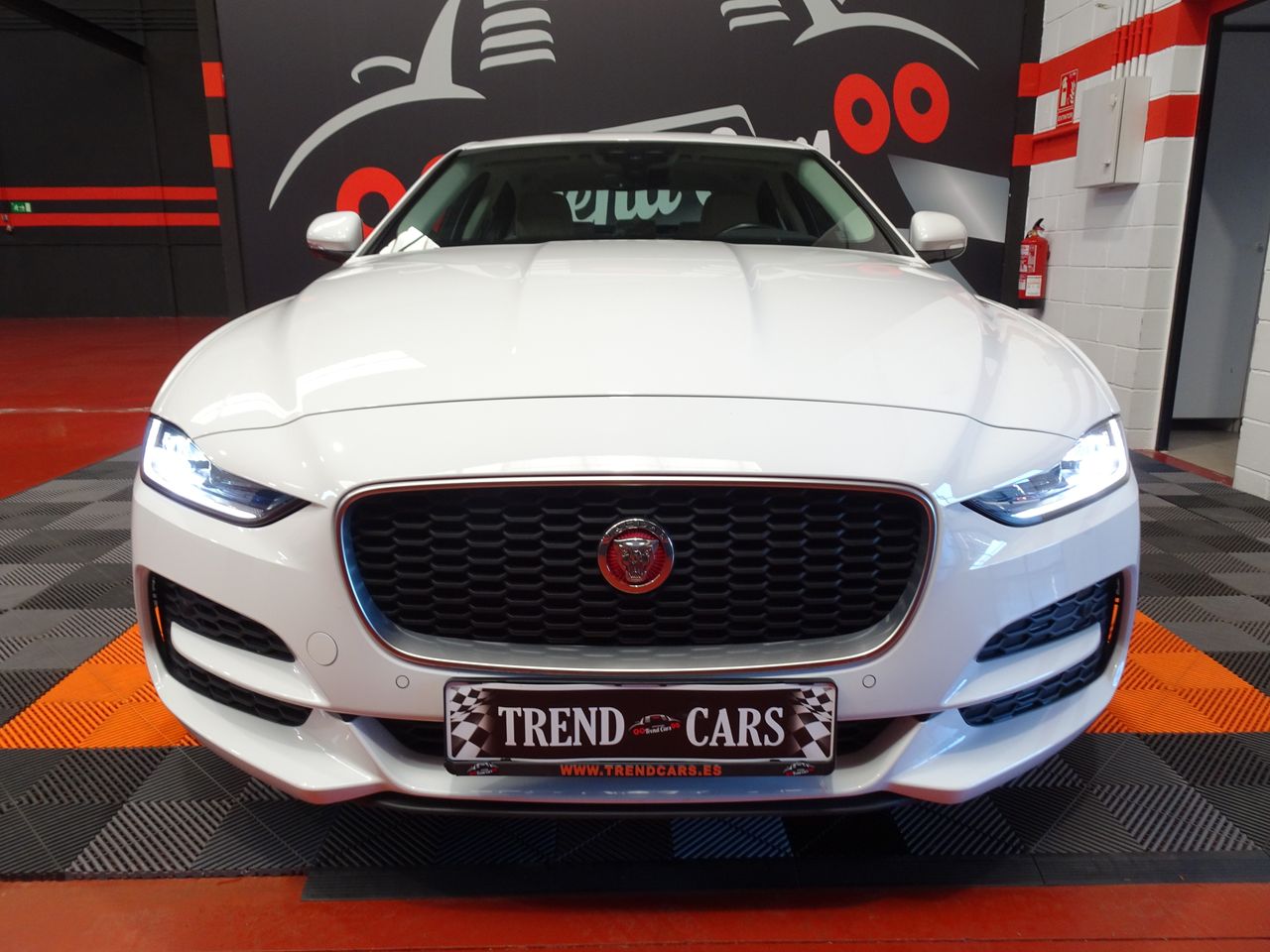 Foto Jaguar XE 2