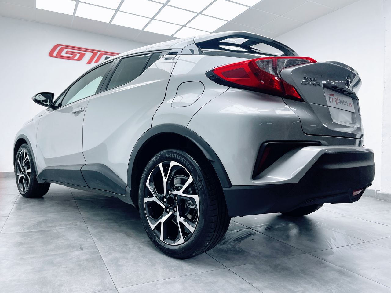 Foto Toyota C-HR 19