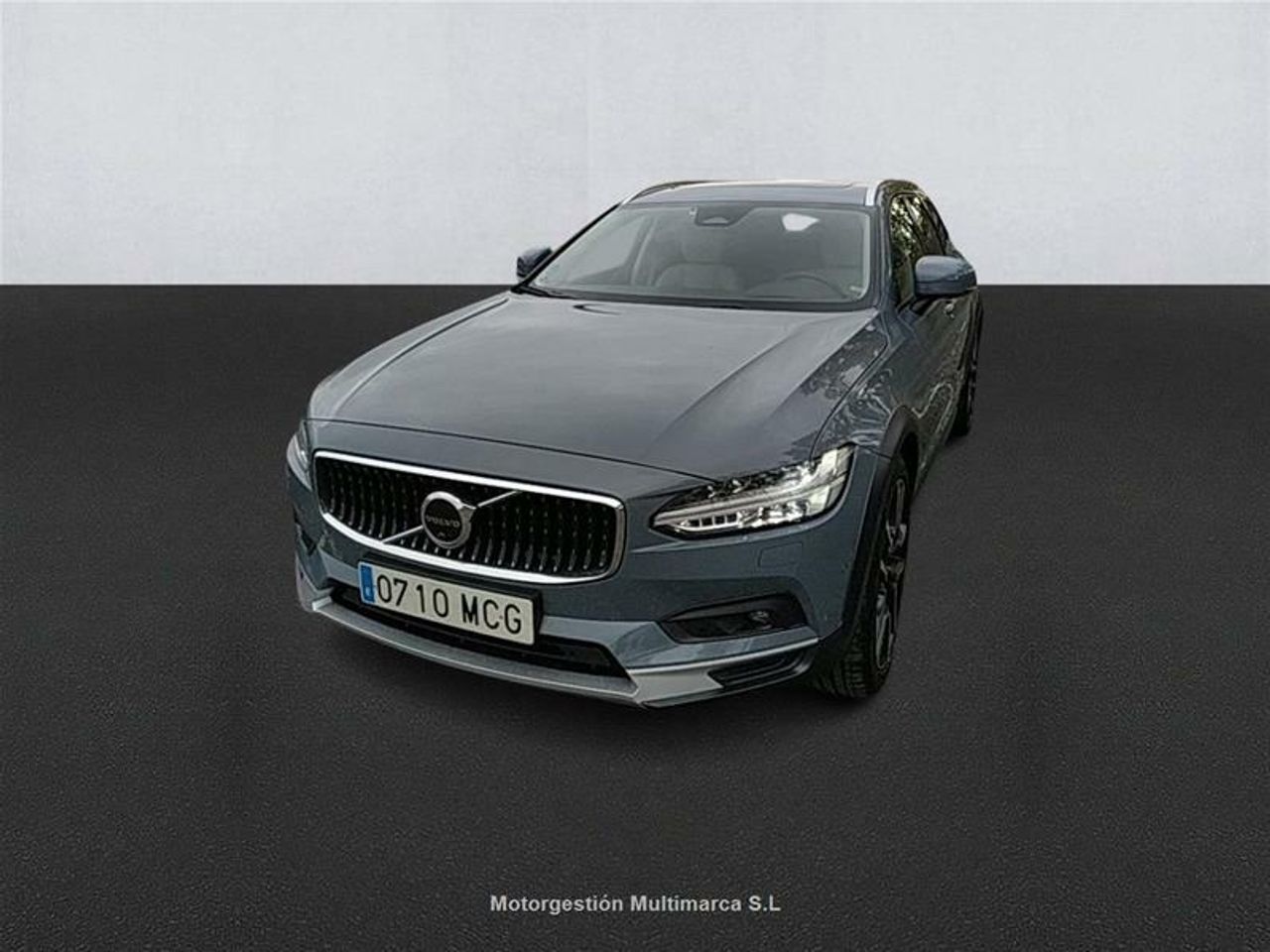 Foto Volvo V90 Cross Country 1