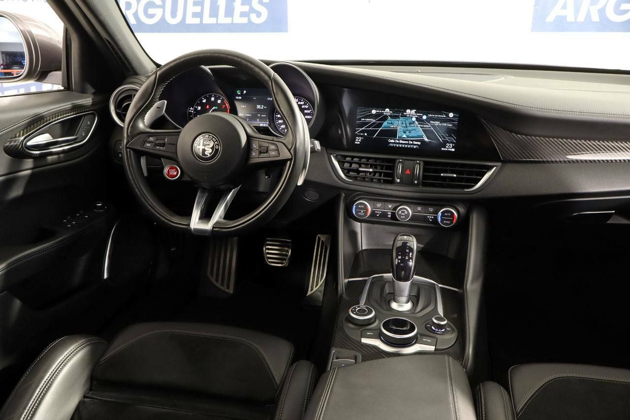 Foto Alfa Romeo Giulia 15