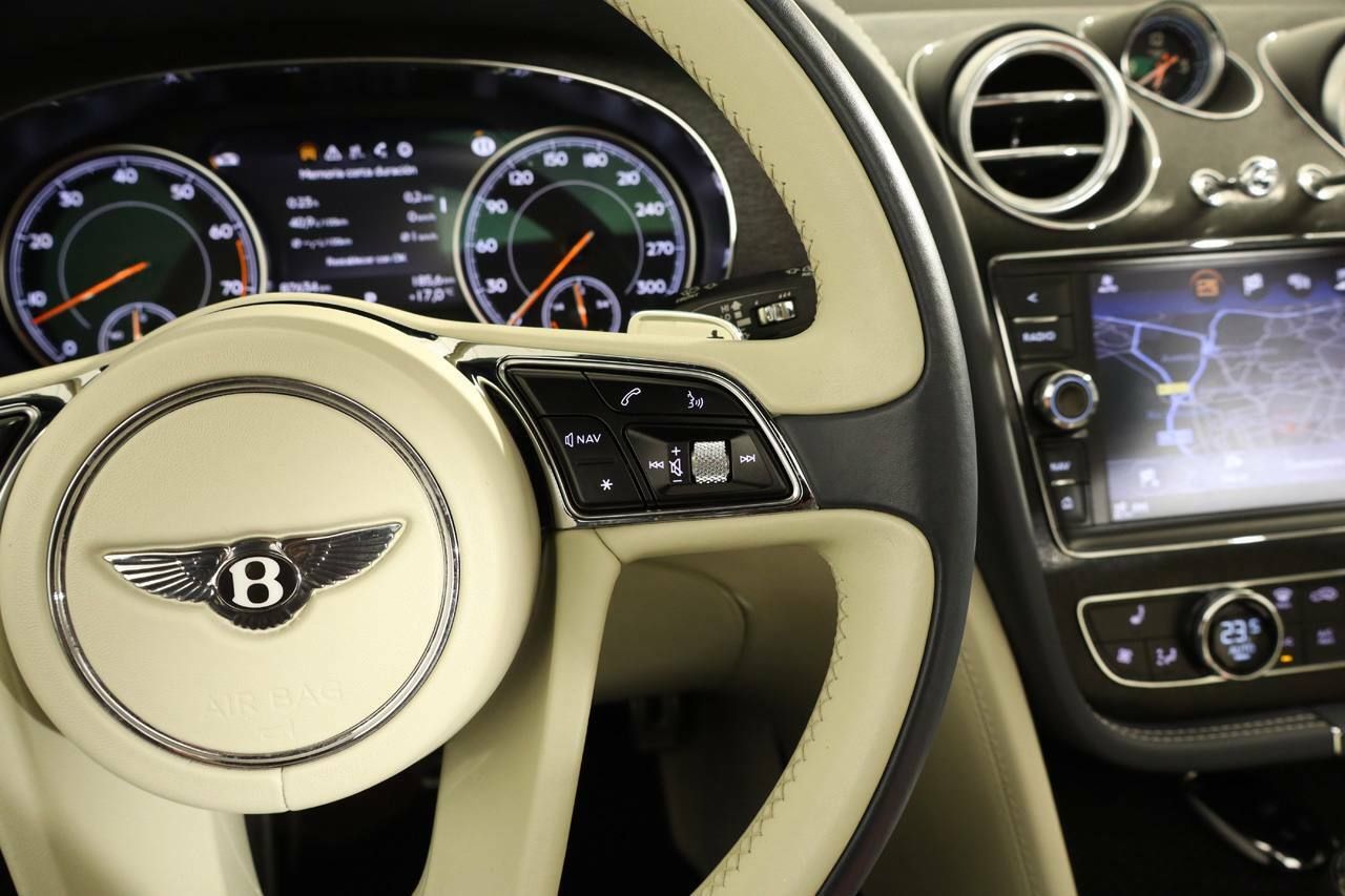 Foto Bentley Bentayga 48