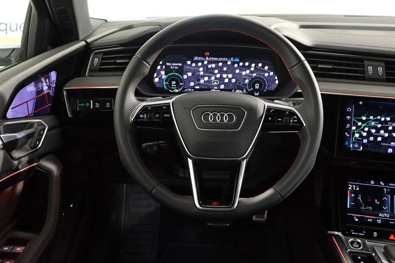 Foto Audi Q8 22