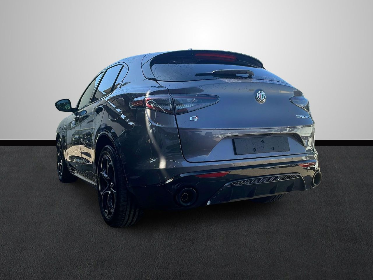 Foto Alfa Romeo Stelvio 2