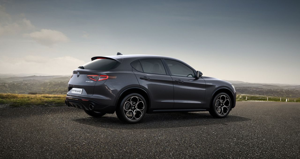 Foto Alfa Romeo Stelvio 3