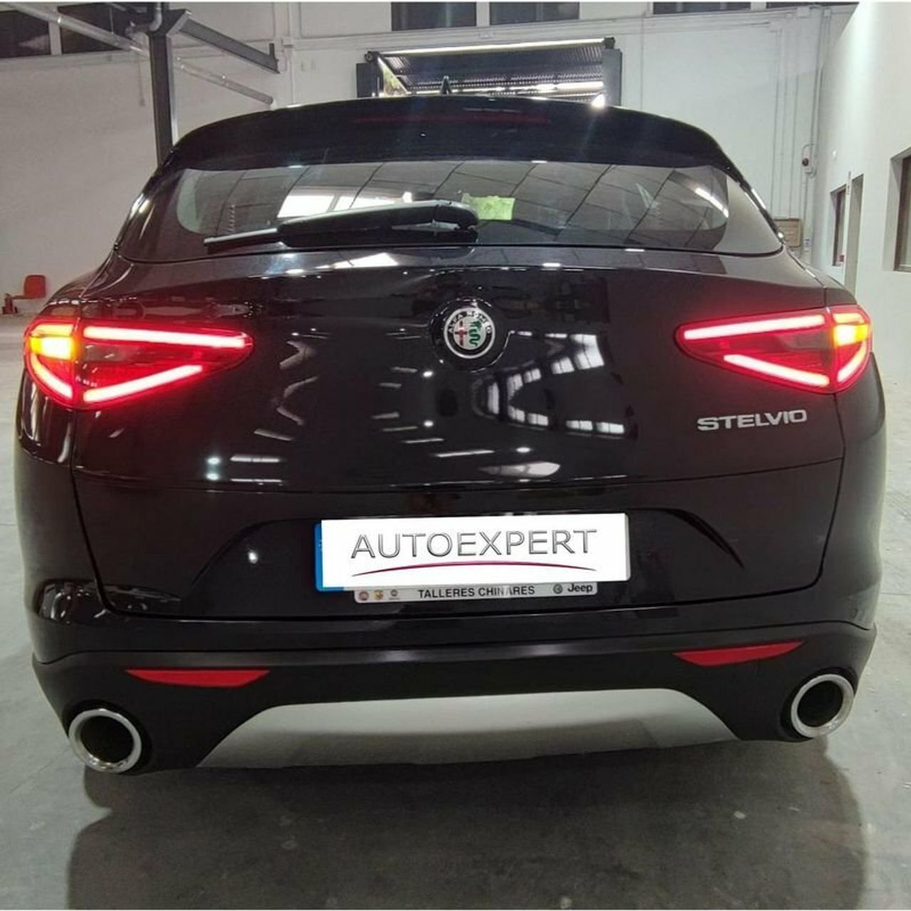 Foto Alfa Romeo Stelvio 4