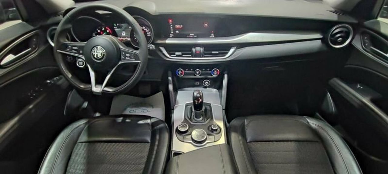 Foto Alfa Romeo Stelvio 10