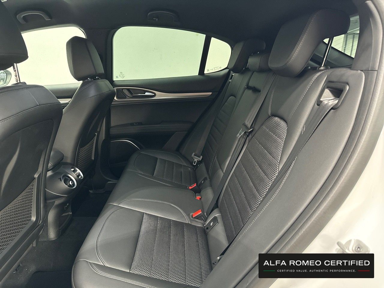 Foto Alfa Romeo Stelvio 12