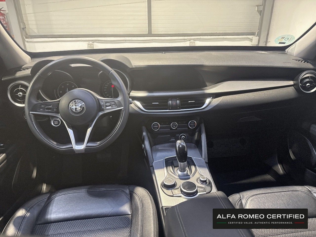 Foto Alfa Romeo Stelvio 8