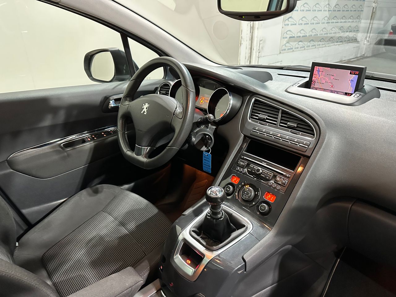 Foto Peugeot 5008 4