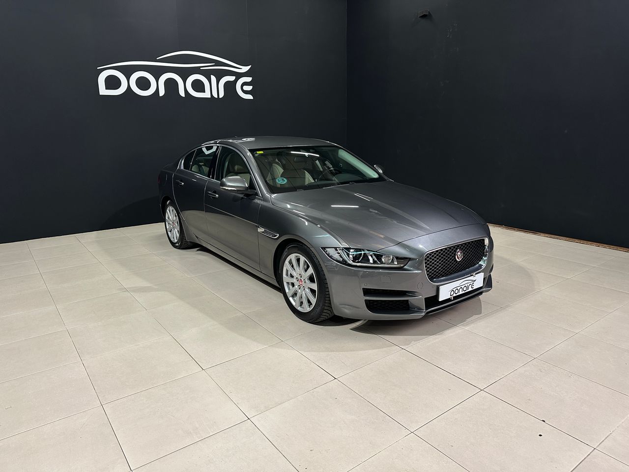 Foto Jaguar XE 1