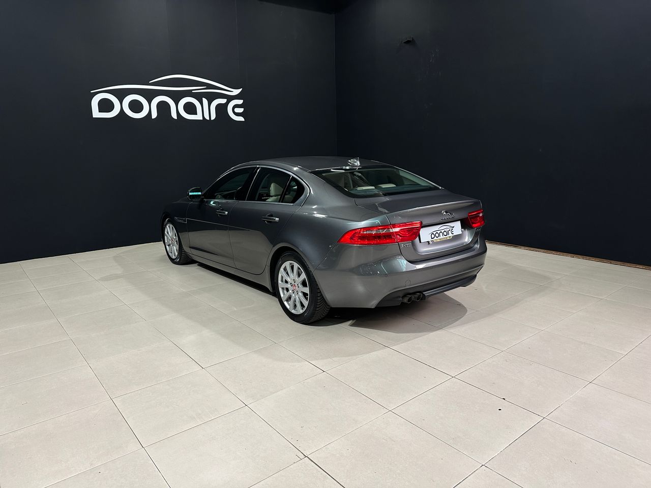 Foto Jaguar XE 17