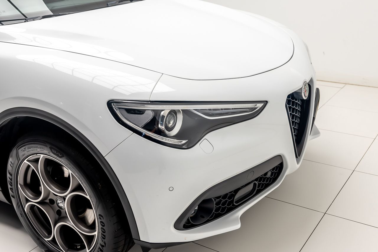 Foto Alfa Romeo Stelvio 43