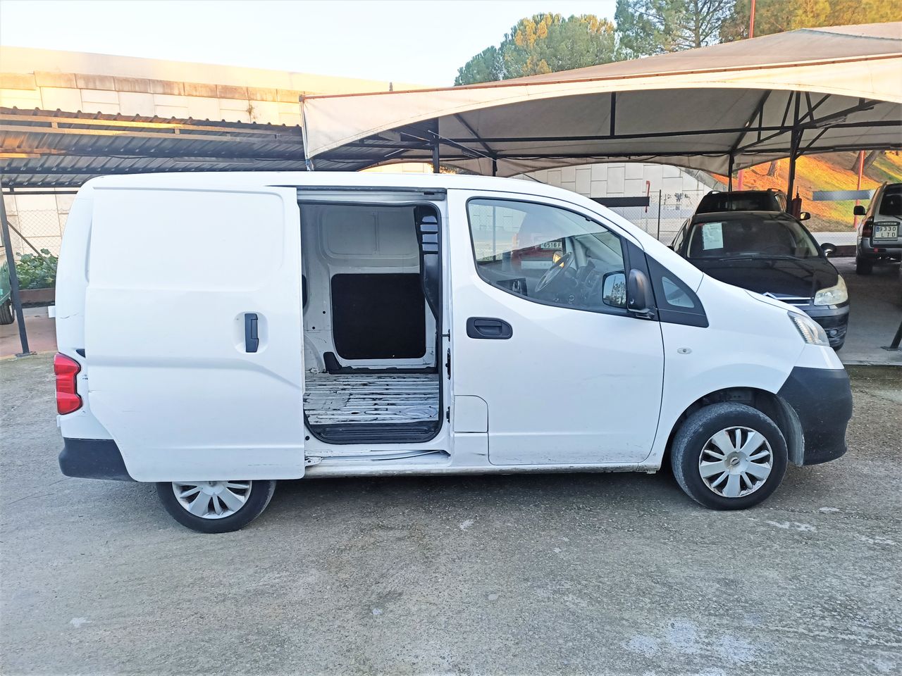 Foto Nissan NV200 11