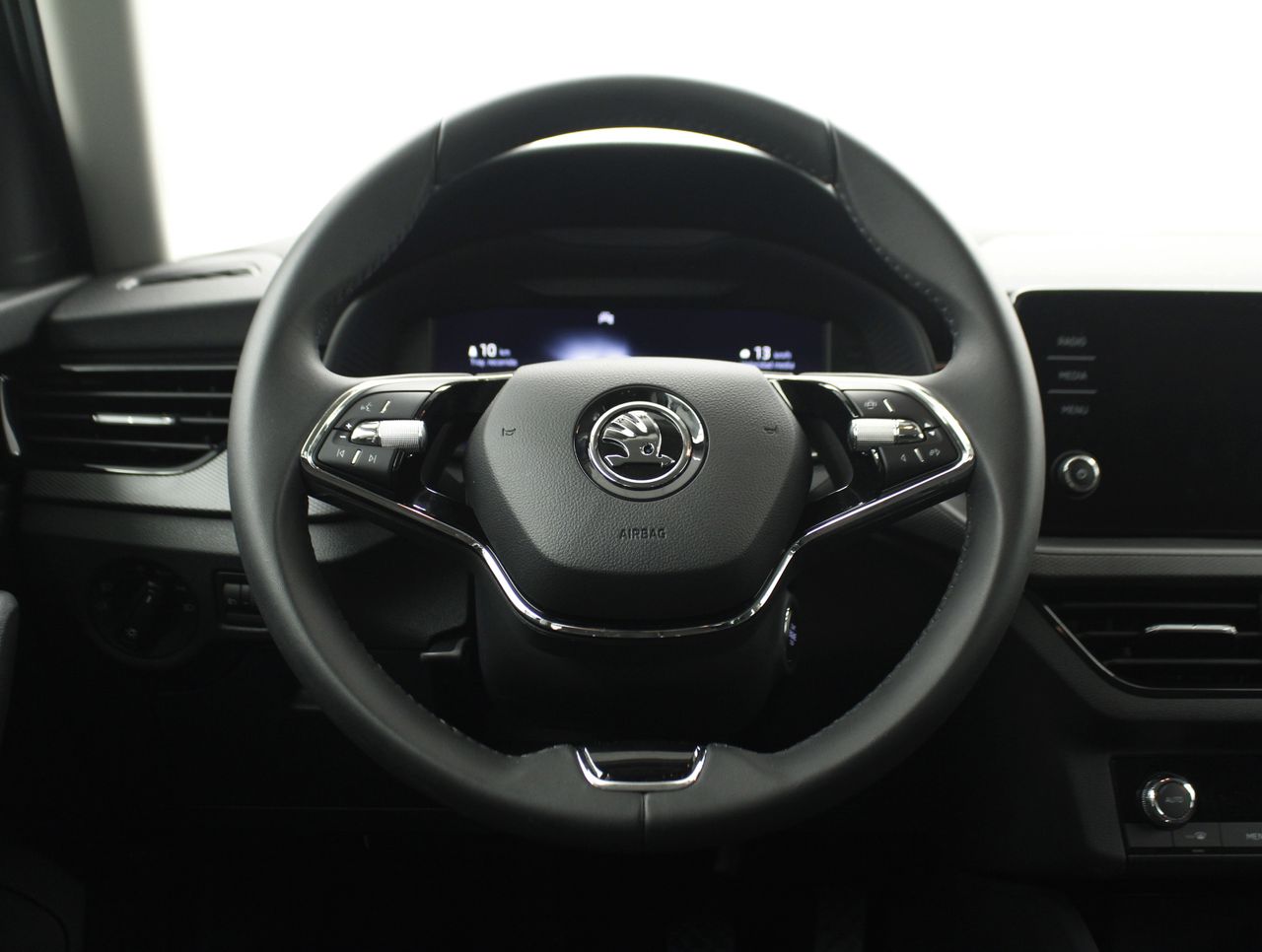 Foto Skoda Scala 13