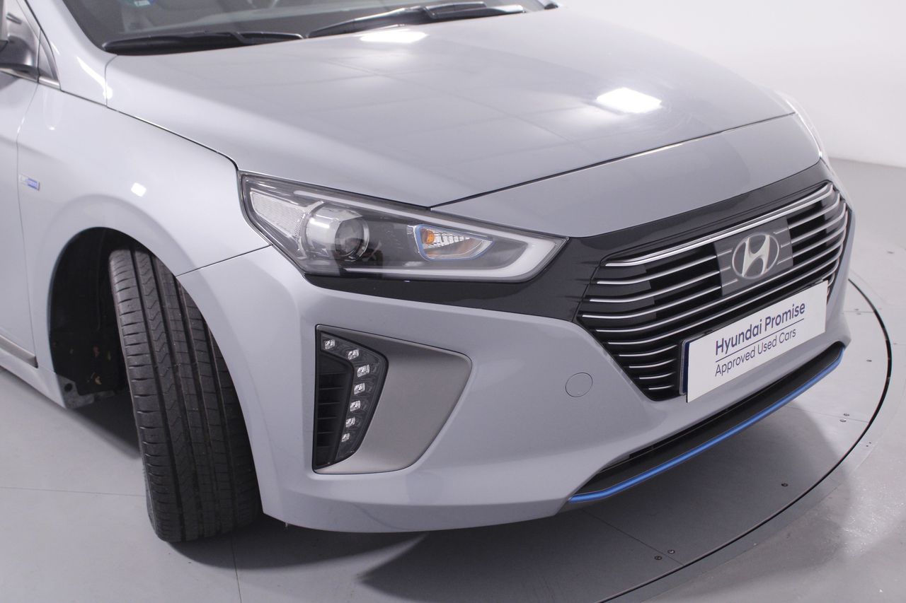 Foto Hyundai IONIQ 16