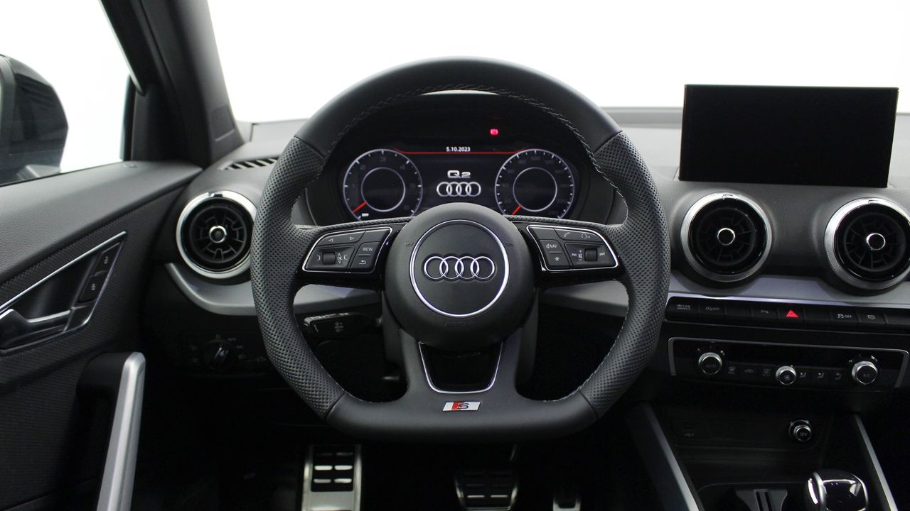 Foto Audi Q2 24