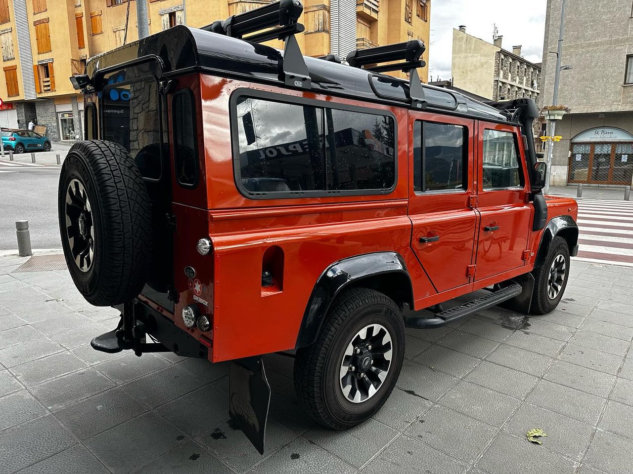 Foto Land-Rover Defender 2