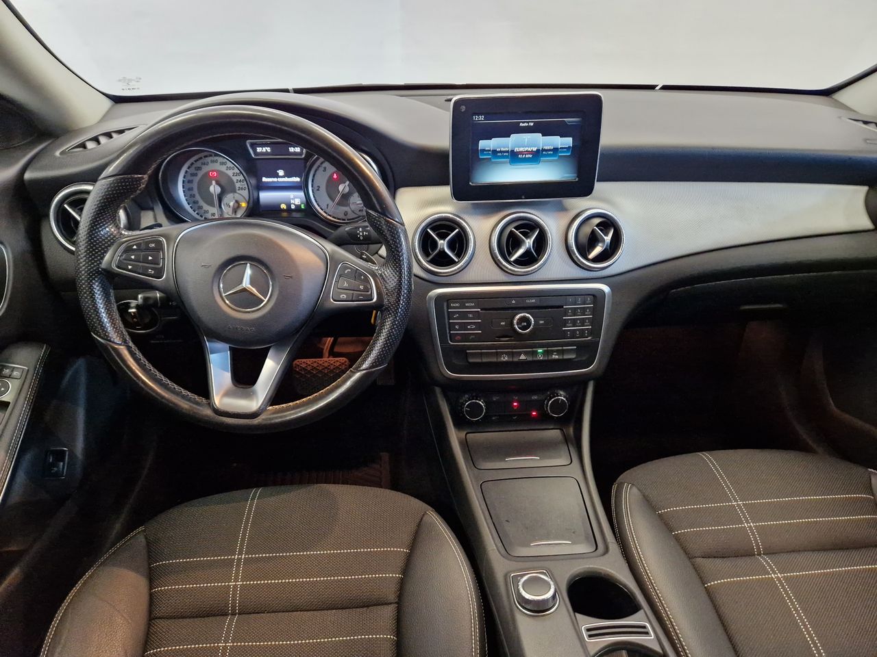 Foto Mercedes-Benz Clase CLA 20