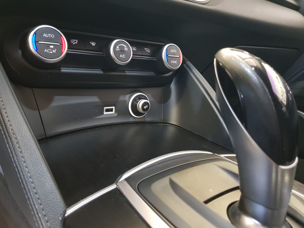 Foto Alfa Romeo Stelvio 11