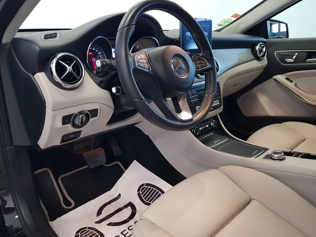 Foto Mercedes-Benz Clase GLA 35