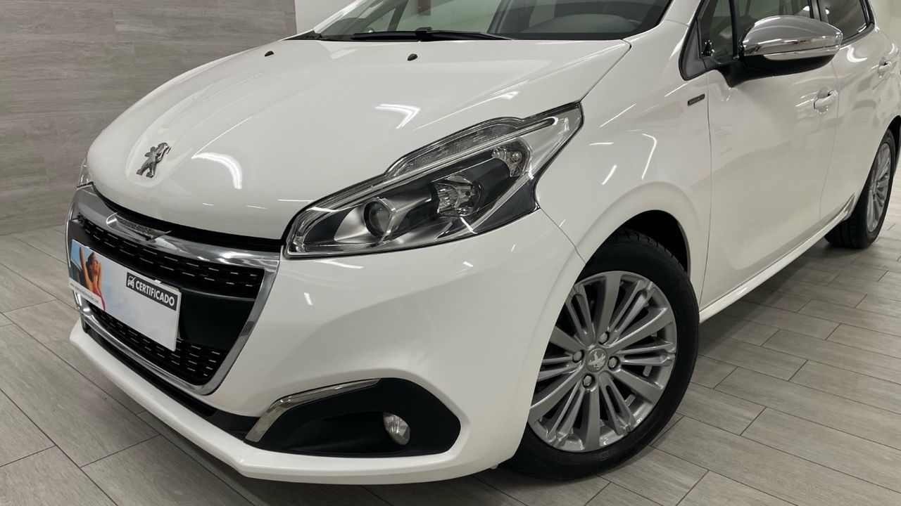 Foto Peugeot 208 14