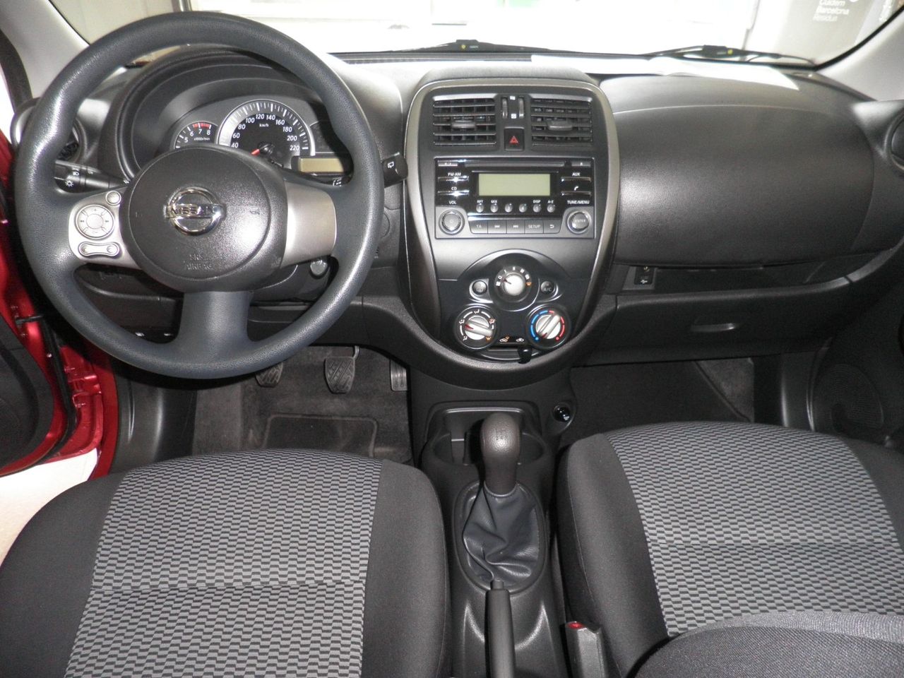 Foto Nissan Micra 13