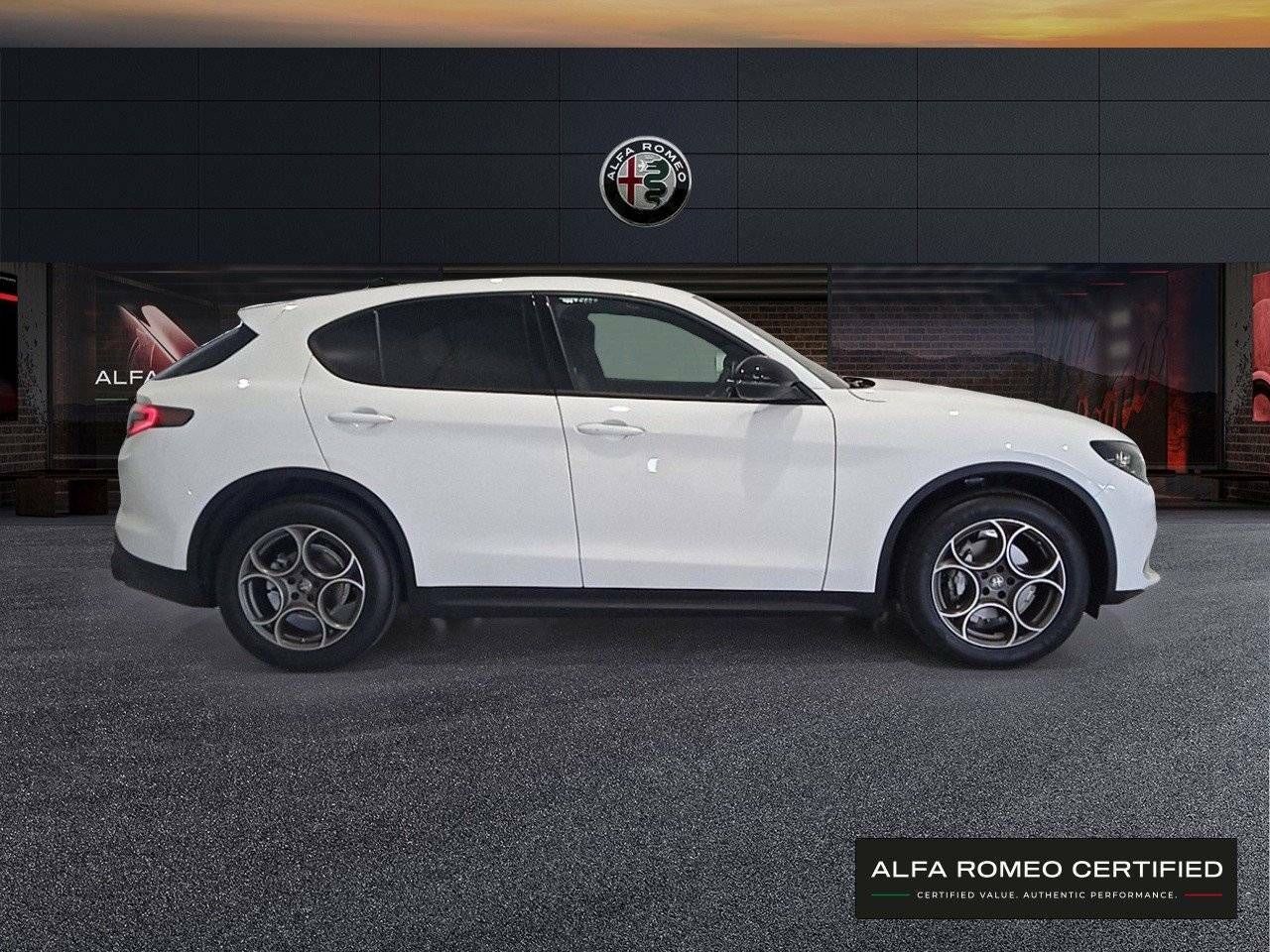 Foto Alfa Romeo Stelvio 4