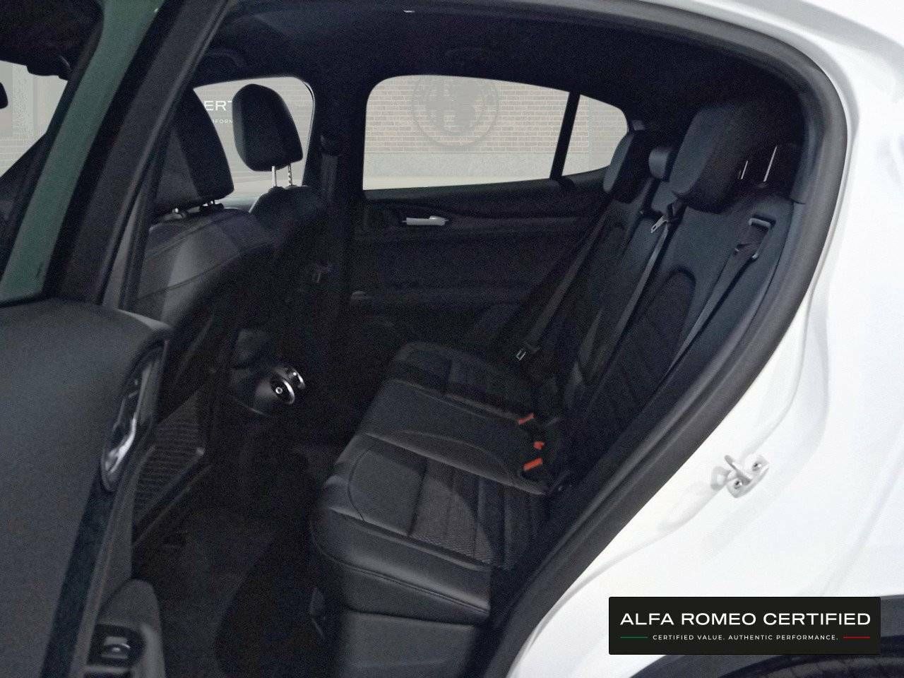 Foto Alfa Romeo Stelvio 12