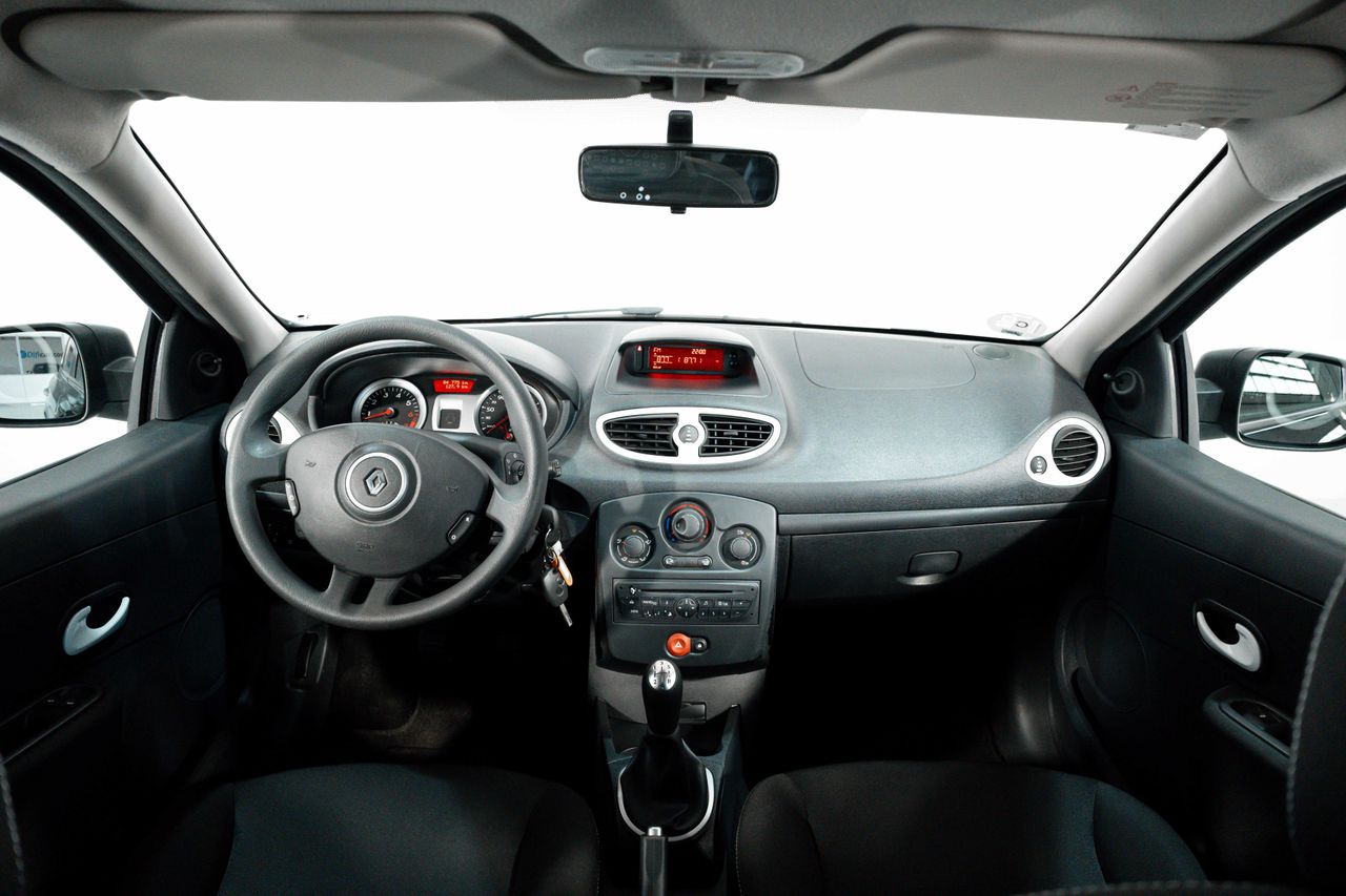 Foto Renault Clio 26