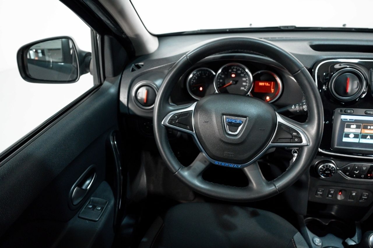 Foto Dacia Sandero 23