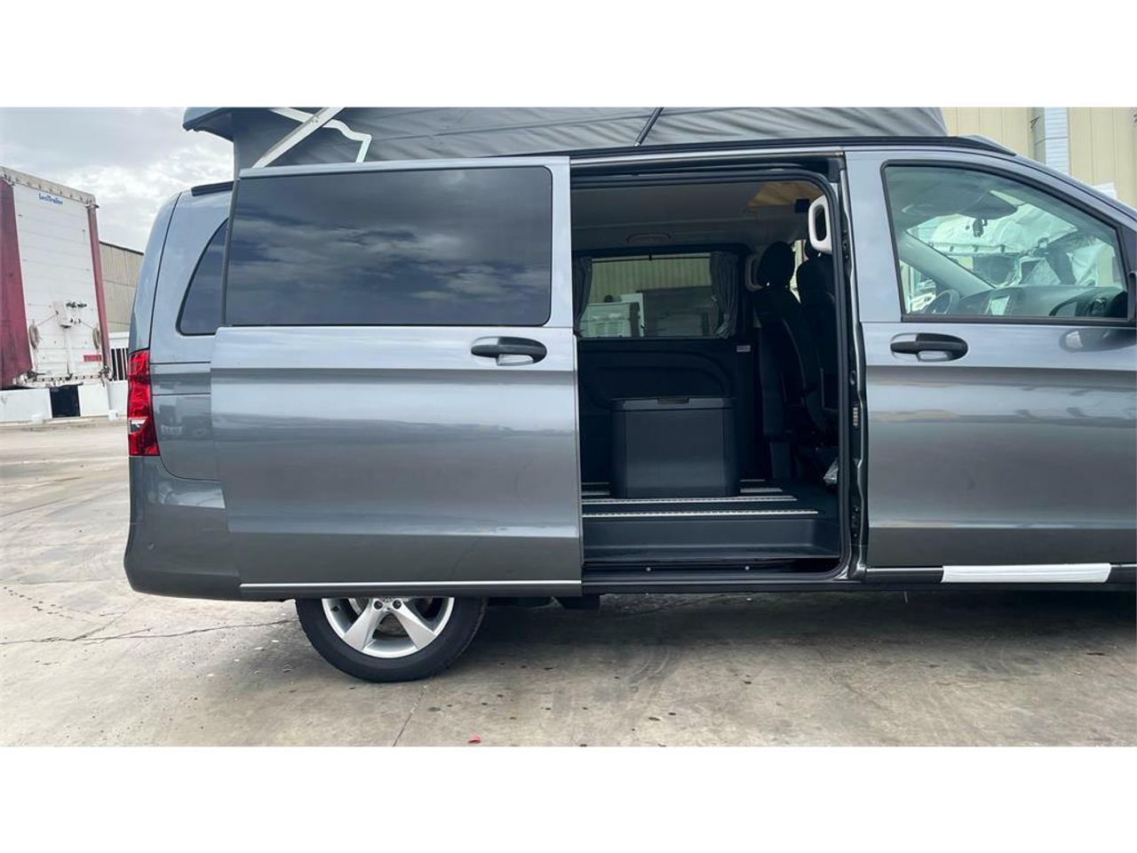 Foto Mercedes-Benz Vito 24