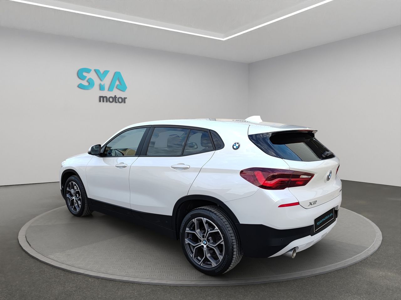 Foto BMW X2 4