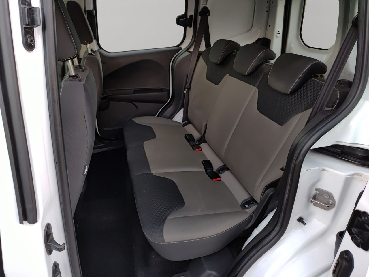 Foto Ford Transit  Courier 16