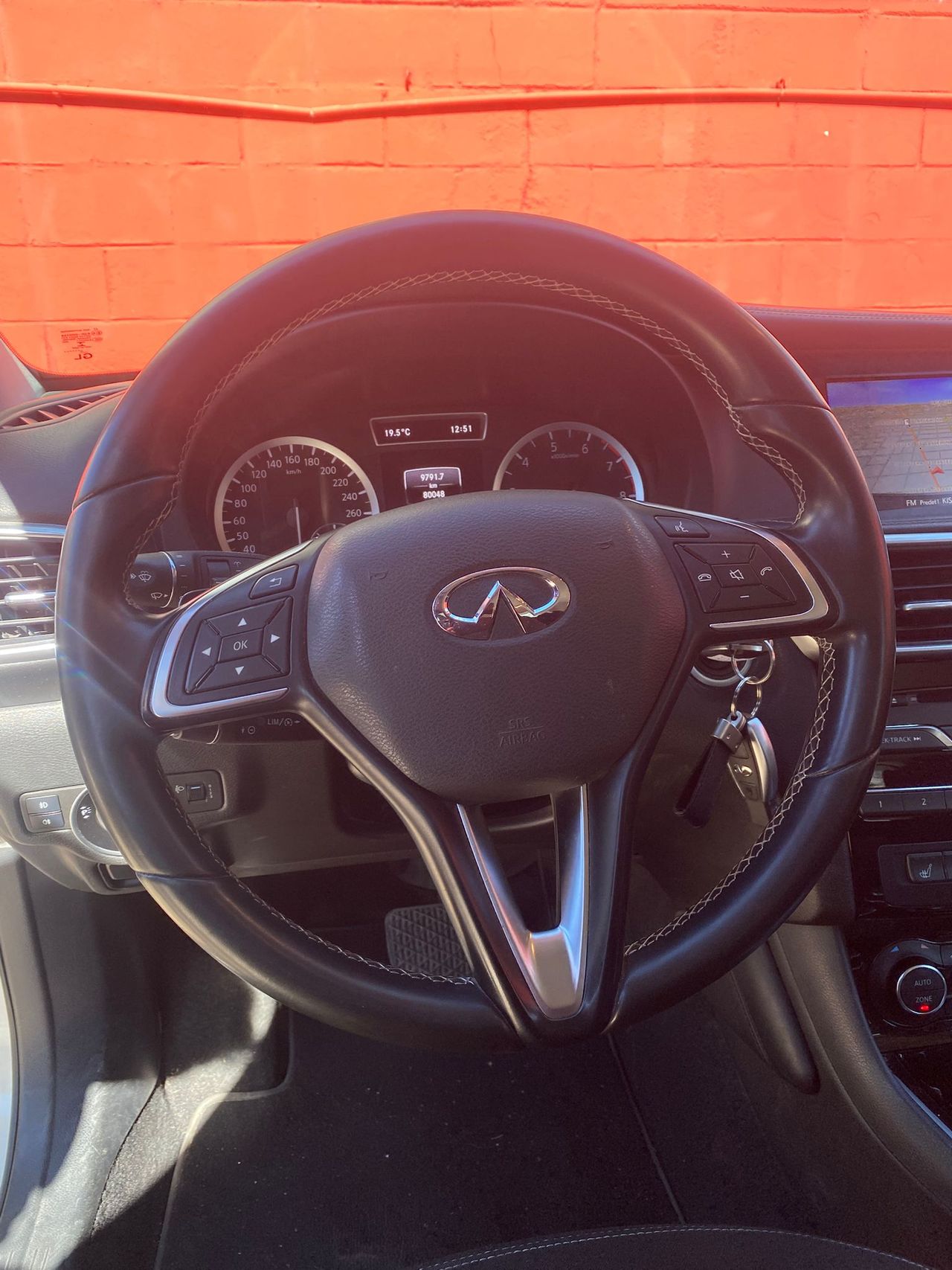 Foto Infiniti Q30 14