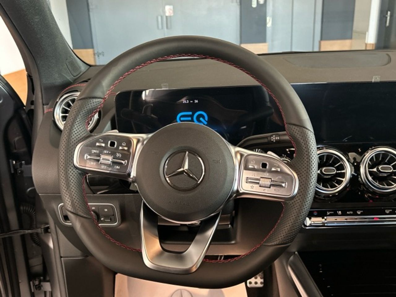 Foto Mercedes-Benz EQA 9